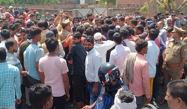 मुरादाबाद : बाइक सवार पिता व पुत्रियों को डंपर ने रौंदा, एक की मौत