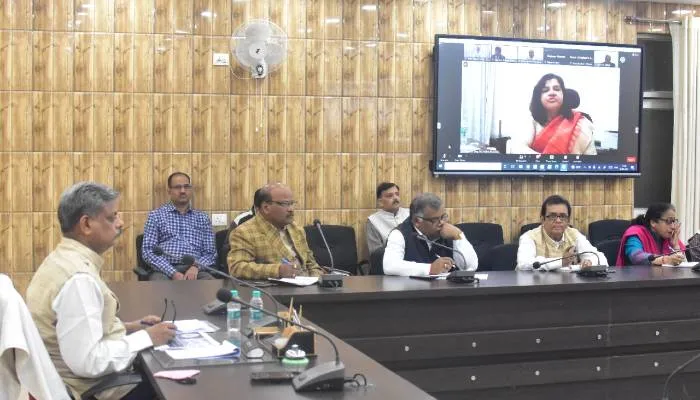 अगले तीन वर्षों में 10 हजार युवाओं को नौकरी देने का लक्ष्य : कुलपति