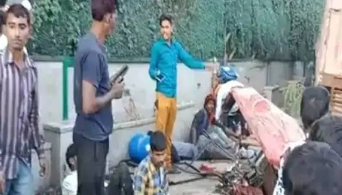 कानपुर: ट्रक ने ई-रिक्शा समेत कई को रौंदा, दो की मौत, सात घायल