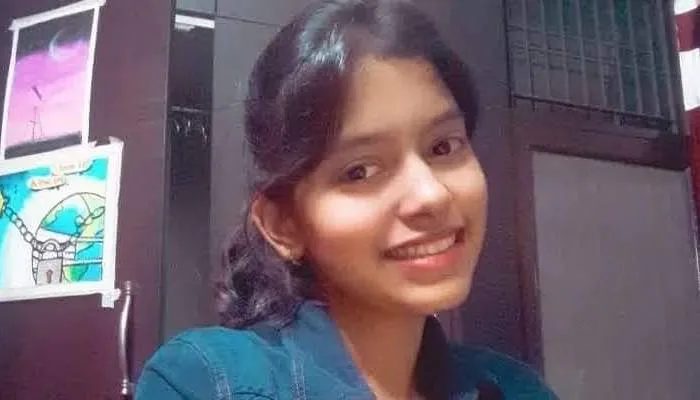 सीतापुर: यूक्रेन से वतन लौटी छात्रा तान्या पांडेय, परिवारों में खुशी