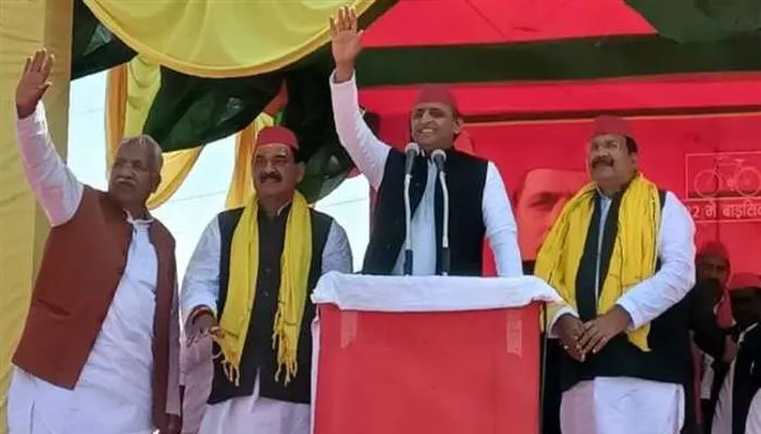 यूपी चुनाव 2022 : बलिया में गरजे अखिलेश, पार्टी कार्यकर्ताओं में भरा जोश, कहा -भाजपा की गर्मी निकल गई है