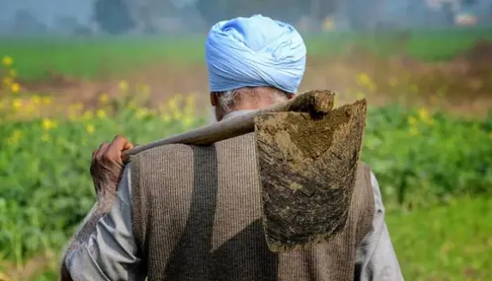 अयोध्या: 5 लाख के भुगतान के बाद भी नहीं मिली खाद, किसान परेशान
