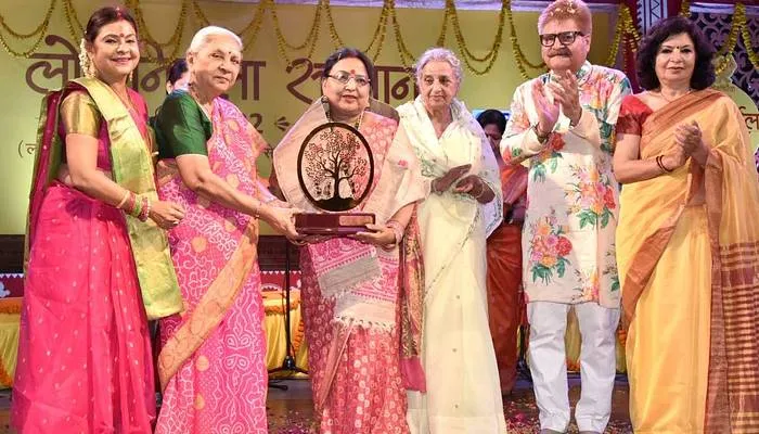लोक गायिका डॉ. शारदा सिन्हा को राज्यपाल ने लोकनिर्मला सम्मान से किया सम्मानित