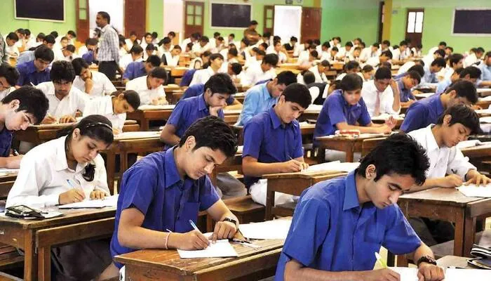 UP Board Paper Leak: 24 जिलों में निरस्त हुई 12वीं की अंग्रेजी परीक्षा की आई नई तारीख