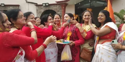 हल्द्वानी: एक-दूसरे को लगाया अबीर गुलाल फिर रचा ऐसा स्वांग… हर कोई गुदगुदाने और सोचने पर मजबूर हो गया