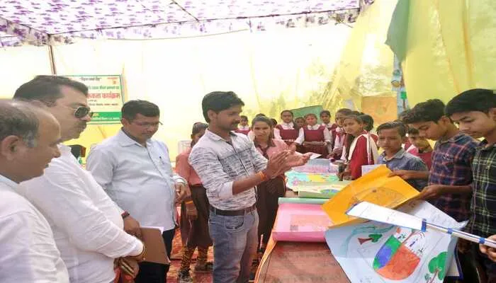 बहराइच: विज्ञान मॉडल और क्विज प्रतियोगिता में छात्रों ने दिखाई प्रतिभा
