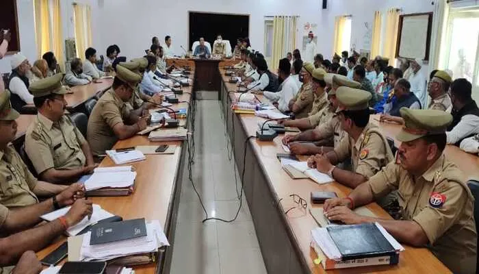 रायबरेली: डीएम एसपी ने बैठक कर अधिकारियों को दिए निर्देश
