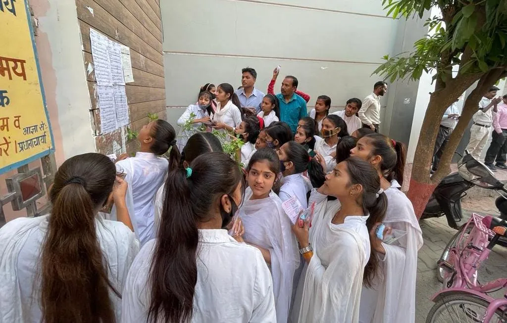 UP Board exams 2022: 10वीं और 12वीं की बोर्ड परीक्षा सुबह 8 बजे से शुरू, लाखों छात्रों के लिए आज का दिन महत्‍वपूर्ण