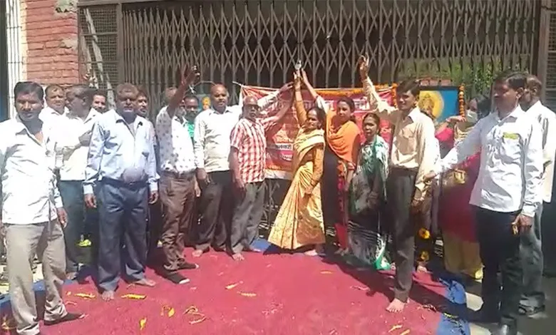 बरेली: अस्थायी कर्मचारियों ने बरेली कॉलेज में फिर से की तालाबंदी, मांगे पूरी नहीं होने पर आंदोलन जारी रखने की दी चेतावनी