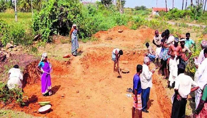 अयोध्या में औंधे मुंह गिरी ‘मनरेगा’, अफसरों की उड़ी हवाइयां