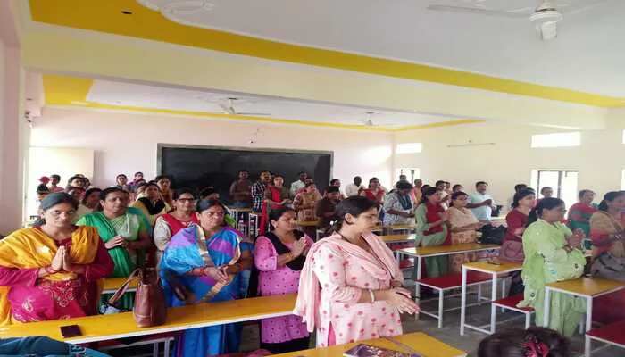 बाराबंकी: विद्यालय प्रबंध समिति की हुई बैठक, शिक्षा की गुणवत्ता बढ़ाने पर दिया गया जोर