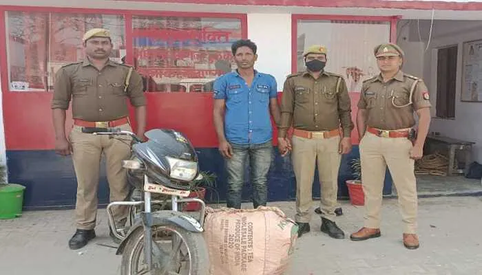 बहराइच: मादक पदार्थों की बरामदगी के लिए पुलिस ने मारा छापा, हुई गिरफ्तारी