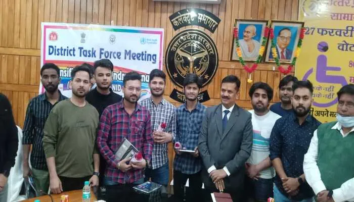 बहराइच: यूक्रेन से घर पहुंचे छात्रों से जिलाधिकारी ने की मुलाकात, कही यह खास बात