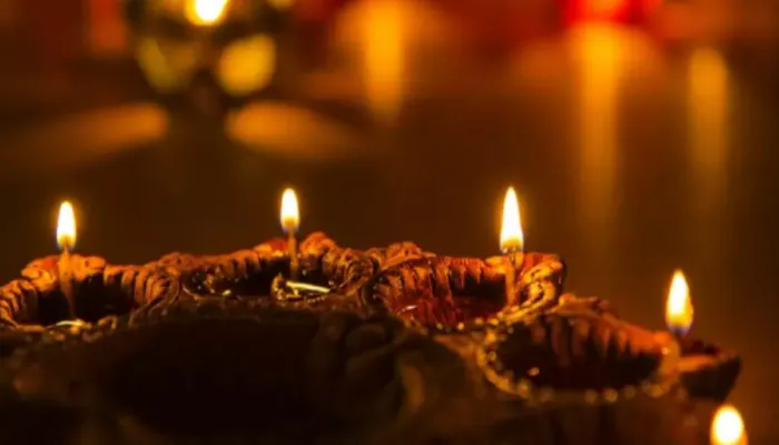 यह मंदिर का दीप