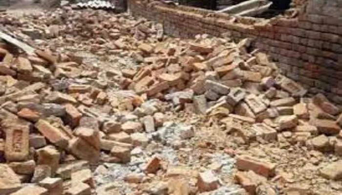 उन्नाव: कच्चे मकान की छत गिरने से दो सगे भाइयों की हुई मौत, मचा हड़कंप