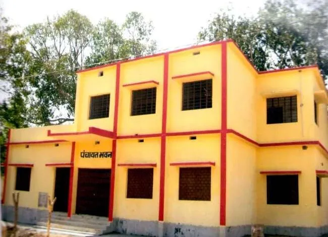 बरेली: समय सीमा पूरी, फिर भी नहीं तैयार हुए पंचायत भवन