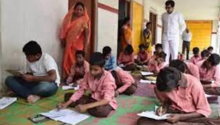 अयोध्या: इस बार नई नहीं पुरानी किताबें ही पढ़ेंगे परिषदीय स्कूलों के बच्चे