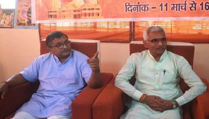 अयोध्या: बजरंग दल के अखिल भारतीय शारीरिक वर्ग में शामिल हुए महामंत्री मिलिंद परांडे