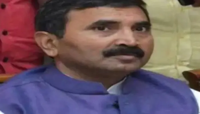 वाराणसी: बाहुबली बृजेश सिंह ने वापस लिया नामांकन, मैदान में अब बचे केवल तीन प्रत्याशी