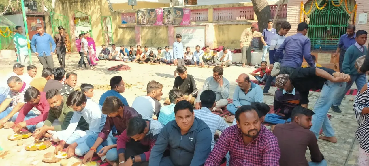 पीलीभीत: महाशिवरात्रि के दूसरे दिन हुए भंडारे में उमड़ी भीड़