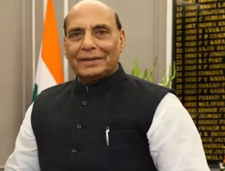 भारत की तरफ आंख उठा कर देखने की हिम्मत किसी में नहीं: राजनाथ