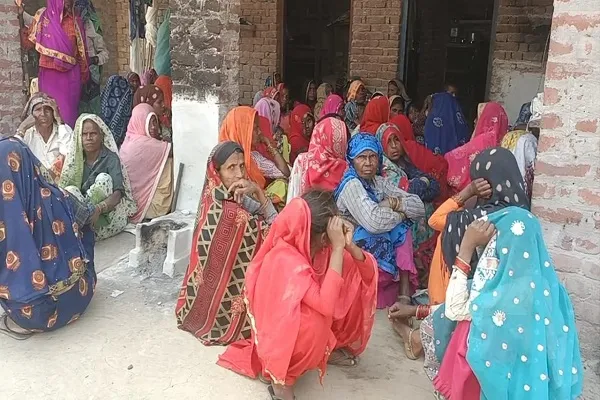 अमरोहा : वृद्ध महिला की संदिग्ध परिस्थितियों में मौत, परिजनों ने लगाया हत्या का आरोप