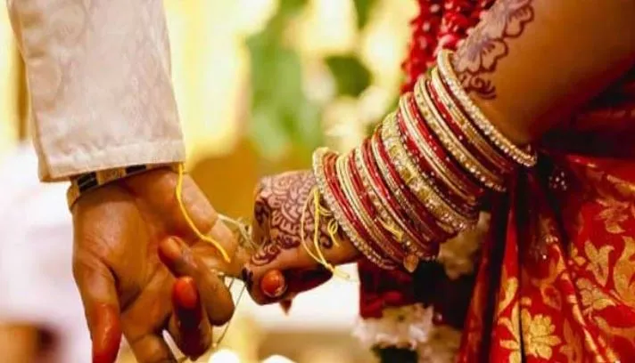 बरेली: झूठ की बुनियाद पर की शादी, घर में शौचालय तक नहीं