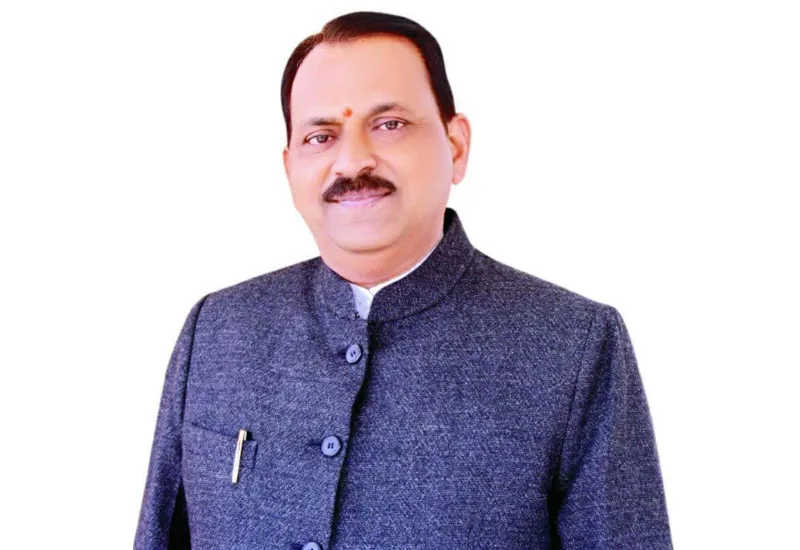 पीलीभीत: दौड़ में पिछड़े तराई के दिग्गज, डॉ. सुधीर गुप्ता बने प्रत्याशी