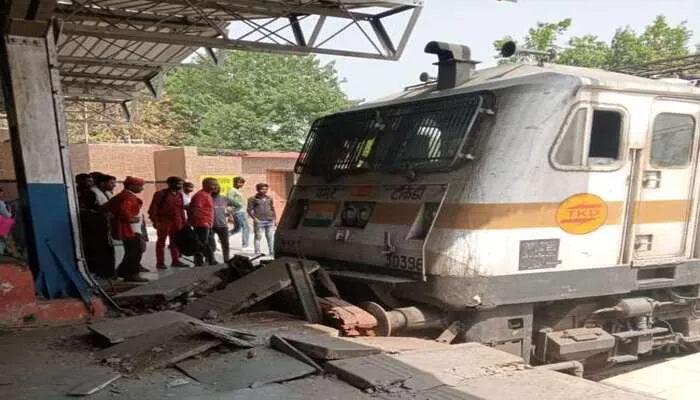 सहारनपुर रेलवे स्टेशन पर टला बड़ा हादसा, तेज रफ्तार पैसेंजर ट्रेन का इंजन प्लेटफार्म से टकराया