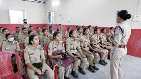 हल्द्वानी: एनसीसी कैडेट्स को साथ लेकर पुलिस ने पढ़ाया ट्रैफिक नियमों का पाठ