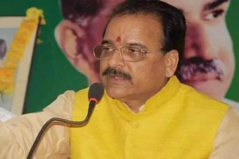 काठगोदाम से मुंबई के लिए नियमित ट्रेन चलाए जाने की मांग, केंद्रीय रक्षा राज्य मंत्री ने लिखा पत्र