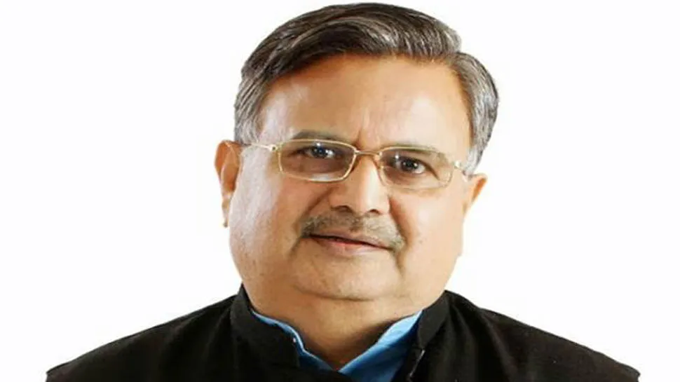 छत्तीसगढ़: कार्यक्रम से लौट रहे पूर्व सीएम डा.रमन ने रास्ते में गाड़ी रोककर लिया पान का स्वाद