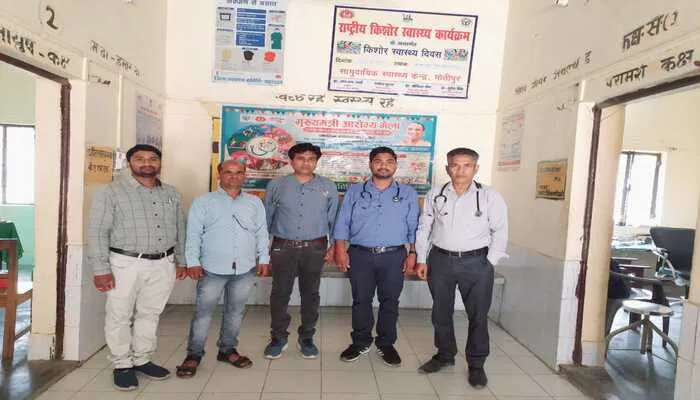 बहराइच: पीएचसी पर लगा मुख्यमंत्री स्वास्थ्य मेला, सेहत जांचने के बाद लोगों को बांटी गईं दवाइयां