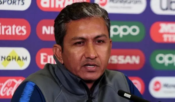 IPL 2022: विराट कोहली के समर्थन में बोले RCB कोच संजय बांगड़, खराब दौर से जल्द बाहर निकलेंगे स्टार बल्लेबाज