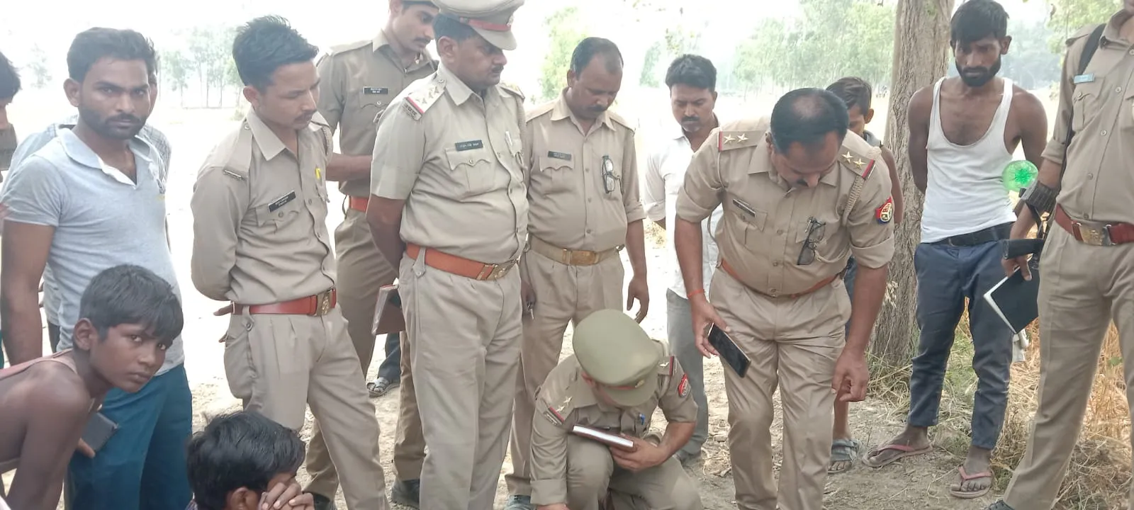 बरेली: संदिग्ध हालत में पेड़ से लटका मिला अधेड़ का शव
