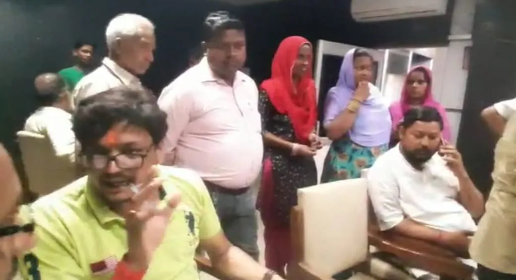 बरेली: नगर पालिका में दौड़ रहे कागजी घोड़े, रिकार्ड में 63 ठेकाकर्मी, सभासदों के सामने आए सिर्फ 23