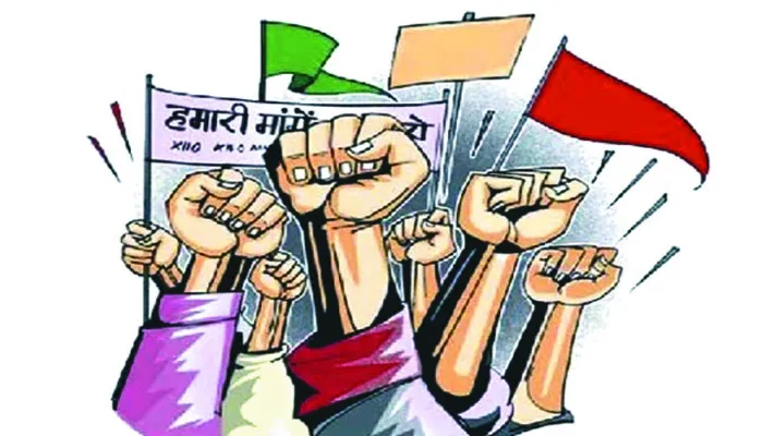 बाराबंकी: नाजिर की पिटाई के विरोध में कर्मचारियों ने किया कार्य बहिष्कार, रखी यह मांग