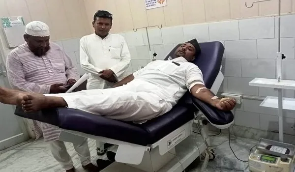 रामपुर : रोजे में मुस्लिम युवक ने हिंदू महिला को किया रक्तदान