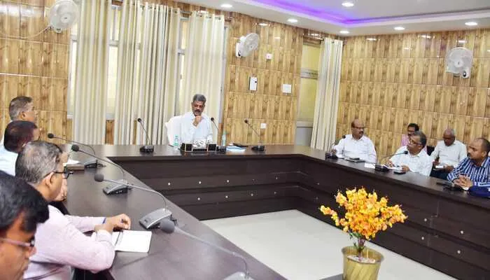 सभी हॉस्टल में अनिवार्य रूप से होगा मेस का संचालन: कुलपति