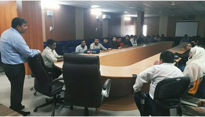 अयोध्या: अवध विश्वविद्यालय के 15 छात्रों का PRO और PSE पदों पर हुआ चयन