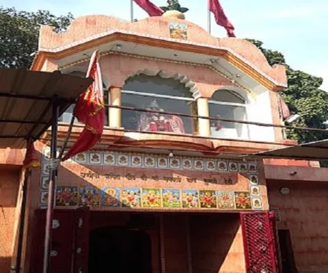 काशीपुर: पूजा-अर्चना के बाद नगर मंदिर पहुंची मां बाल सुंदरी देवी