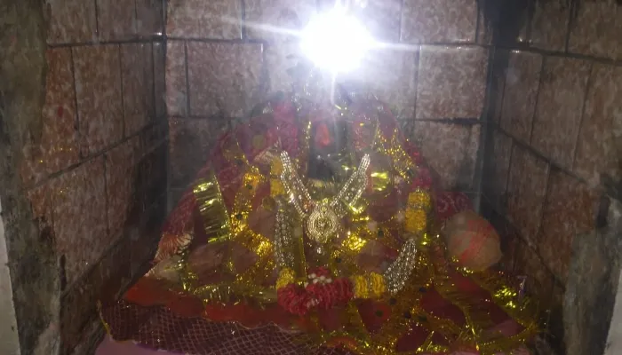 बाराबंकी: तीसरे दिन हुई मां चंद्रघंटा की आराधना, मां ललिता के मंदिर में उमड़े भक्त