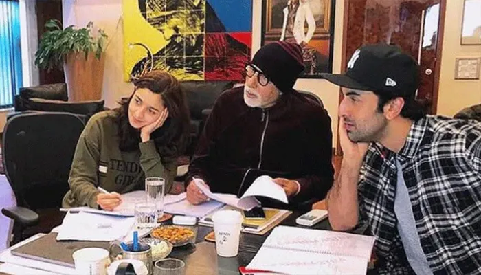 Ranbir-Alia को बिग बी ने इस अंदाज में दी शादी की बधाई, शेयर किया पोस्ट