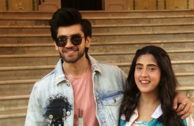 लव सॉन्ग ‘मीन’ में समीक्षा सूद और अविनाश मिश्रा की जोड़ी ने जीता सभी का दिल 