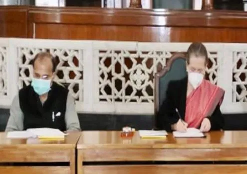 कांग्रेस का फिर से मजबूत होना लोकतंत्र और समाज के लिए जरूरी- सोनिया गांधी
