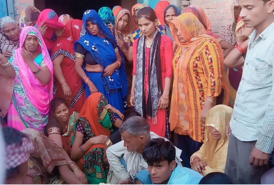 बरेली: हाईटेंशन लाइन में सरिया छूने से किशोरी की मौत