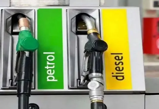 लखीमपुर-खीरी: डीजल-पेट्रोल की कीमतों ने बढ़ा दी लोगों की परेशानी