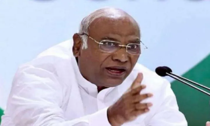 महंगाई पर चर्चा के डर से पहले कर दिया सदन स्थगित- खड़गे