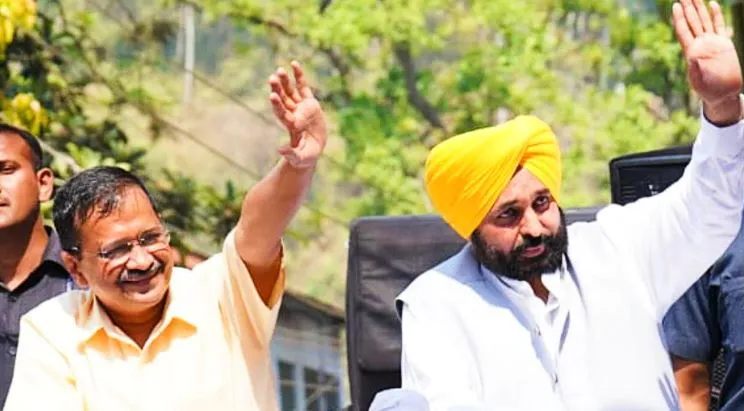 Himachal Pradesh: AAP की राजनीति में बड़ा दल-बदल, प्रदेश अध्यक्ष समेत कई बड़े नेता बीजेपी में शामिल