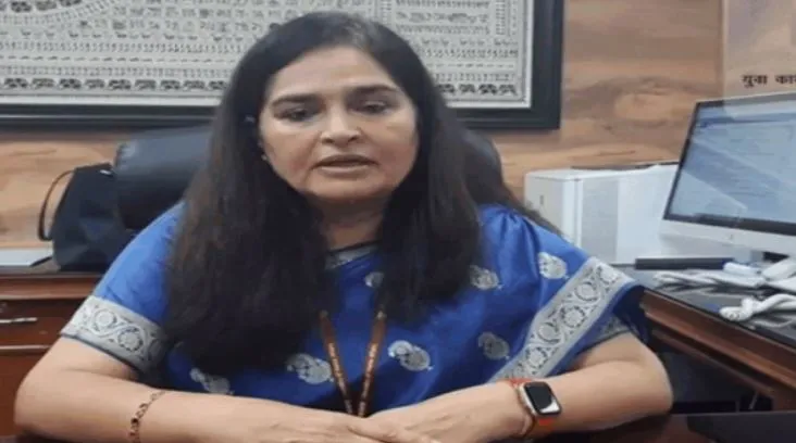 सड़क दुर्घटना में घायल व्यक्ति के पास शीघ्र पहुंचे एम्बुलेंस- ऊषा शर्मा